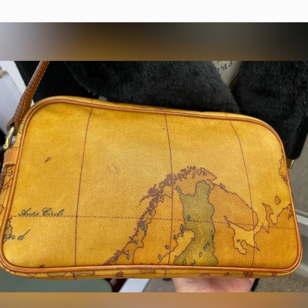 HOST PICK*Alviero Martini   Bag Luxury made in Italy ❤️ HOST PICK 3/15/24 ❤️ - Picture 4 of 12